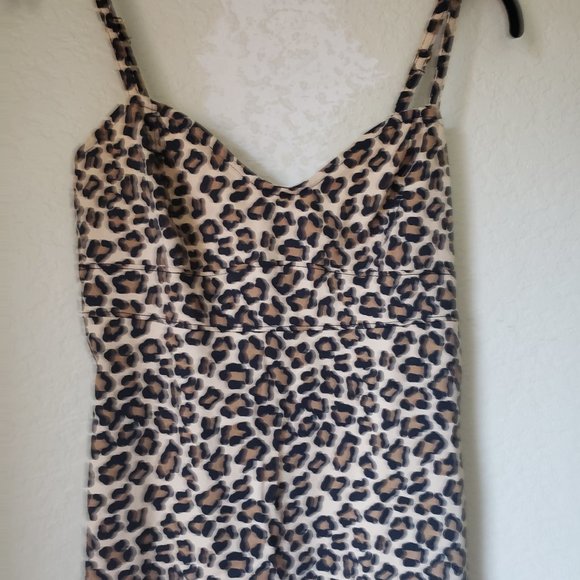Harvey's - Sweet & Unique Leopard Print Dress - Picture 2 of 11